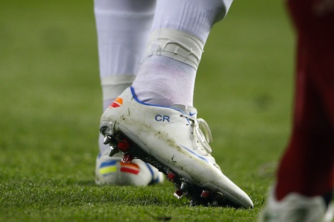 Cristiano Ronaldo Voici Les Plus Tonnantes Chaussures De Cr