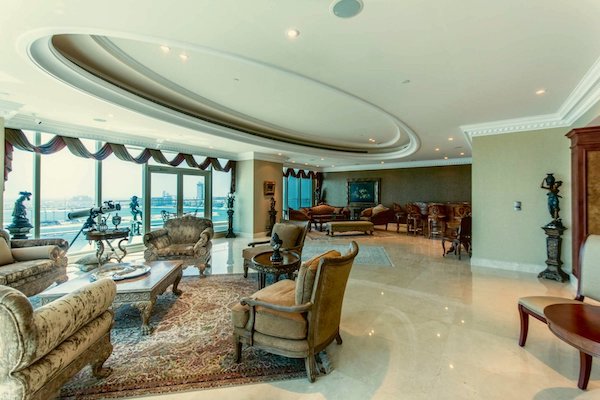 Visite de l'appartement de Roger Federer à Dubaï