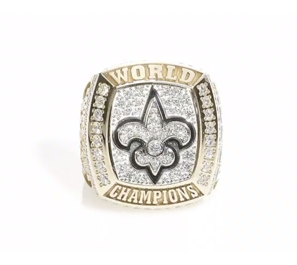 Les bagues des vainqueurs du Super Bowl : 2009, les Saints de la Nouvelle-Orléans