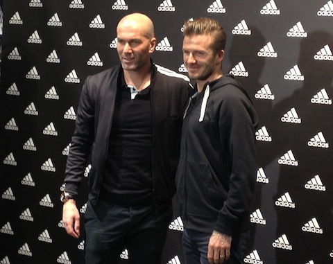 Zinedine Zidane et David Beckham ont enflammé les Champs-Elysées