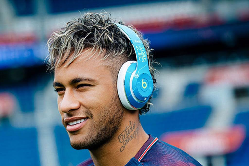 Neymar et ses sponsors : les casques audio Beats