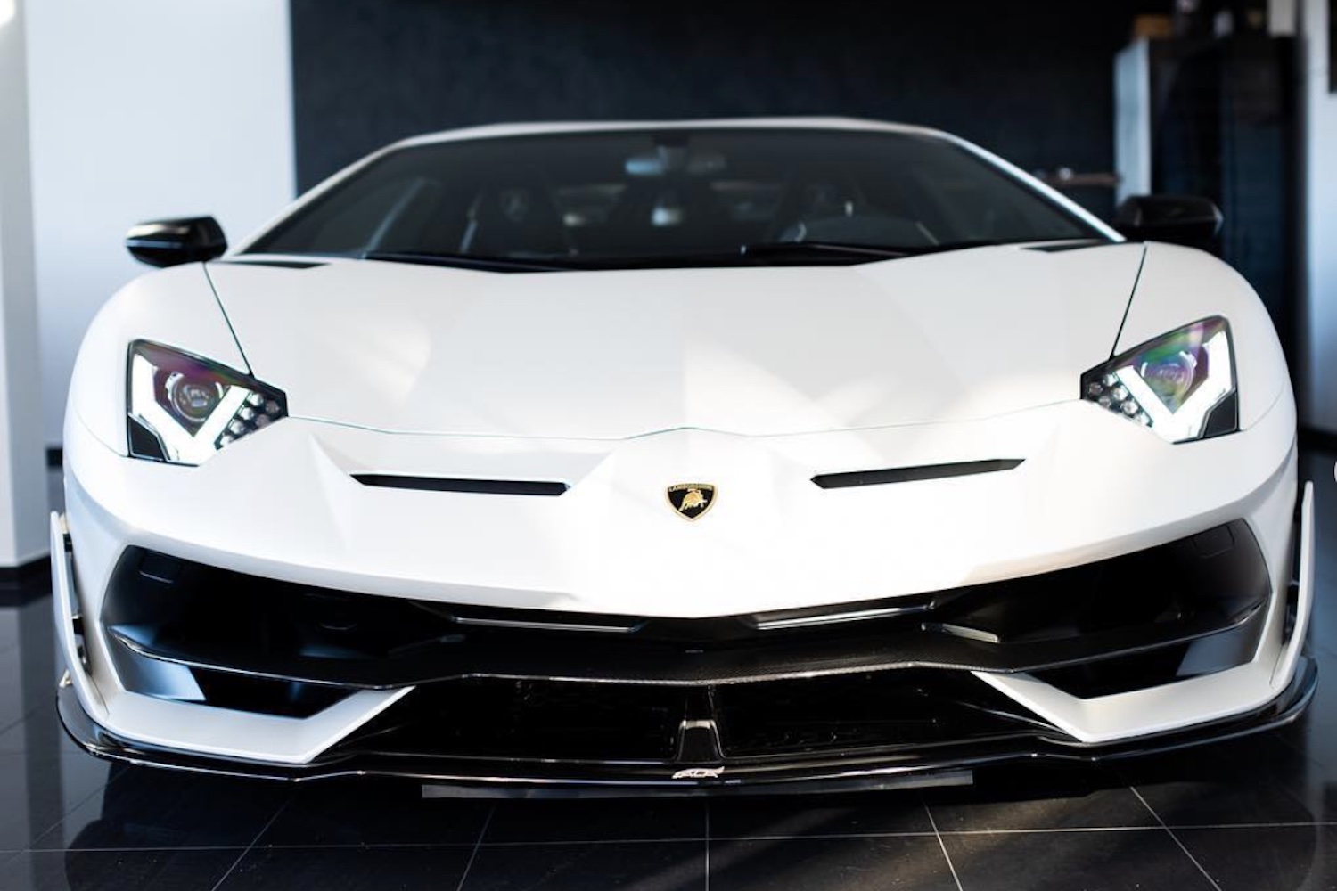 Enfin la puissante et redoutable Lamborghini SVJ