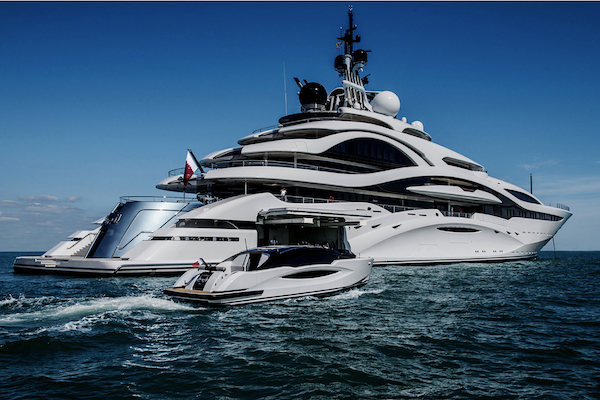 Visite à bord de Al Lusail, le yacht à 300 M$ du propriétaire du PSG