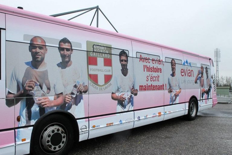 ETG Voici le bus rose en l'honneur d'EvianThononGaillard...