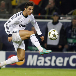 Chaussures portées par Cristiano Ronaldo le 24 octobre 2012 Photo: @Iconsport