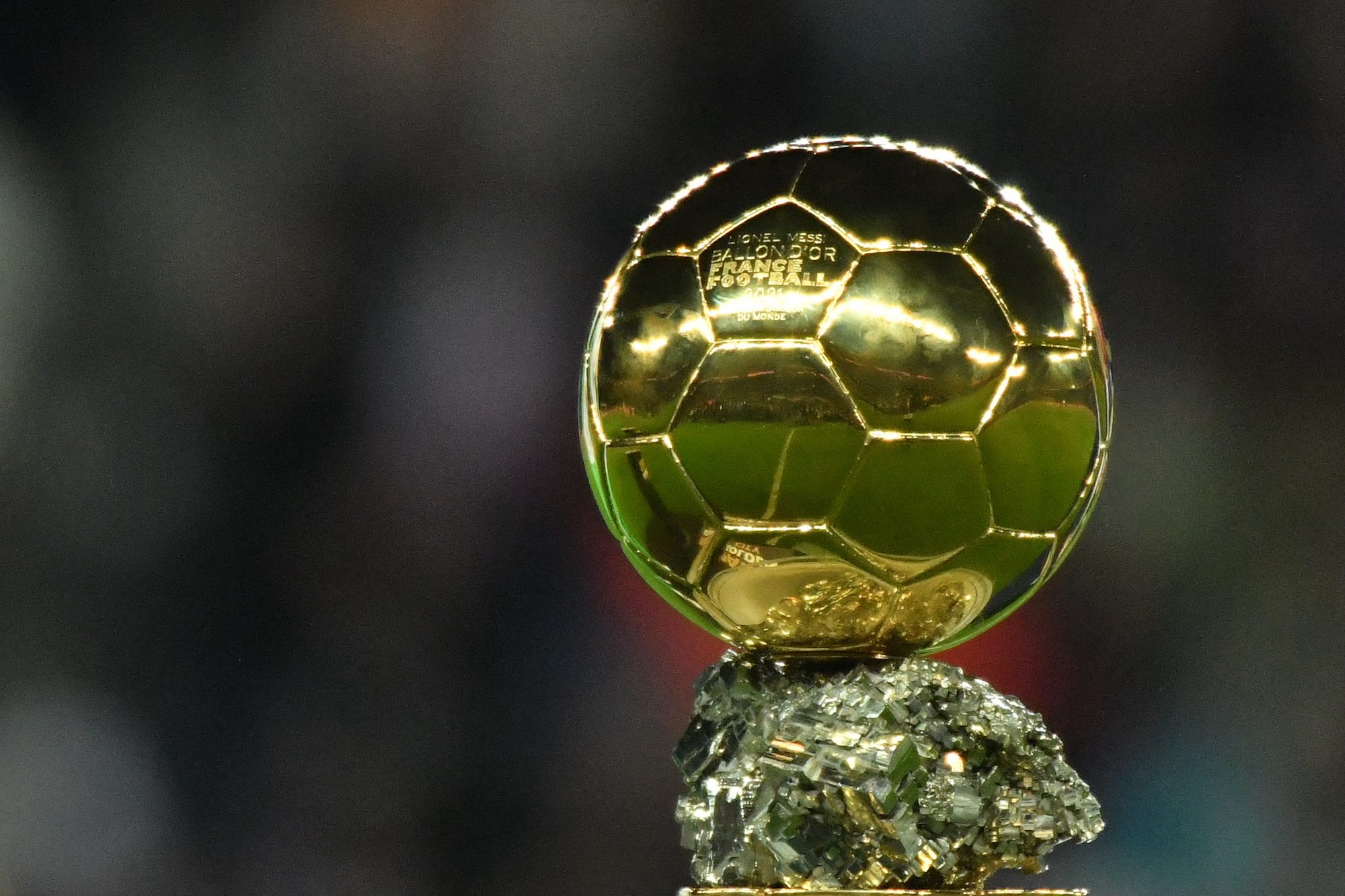 Une réplique exacte du Ballon d'Or de la FIFA Trophée sportif 2023 Ballon d' Or France Football 2022 -  Canada
