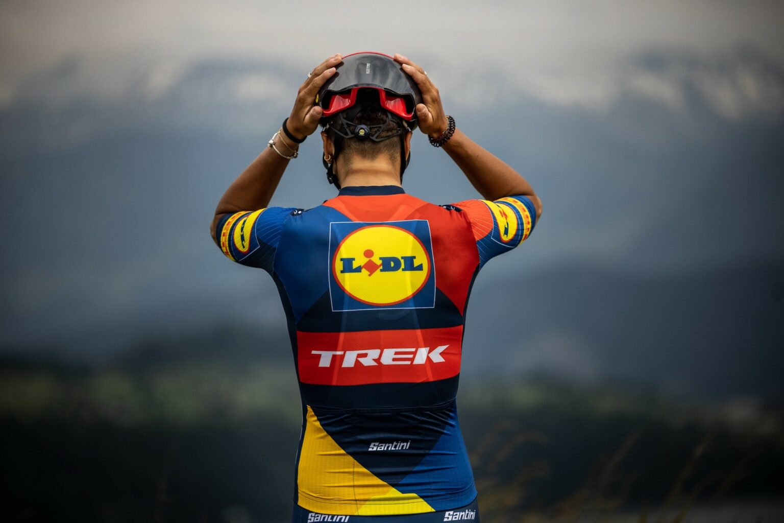 L'équipe LidlTrek dévoile son (joli) maillot pour le Tour de France 2023