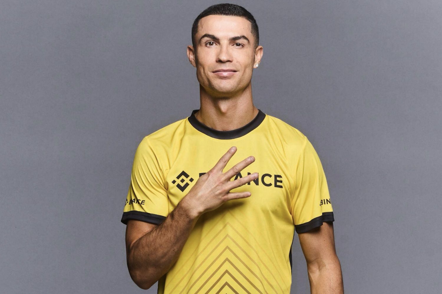 Cristiano Ronaldo dévoile une collection NFT en dépit du litige en cours