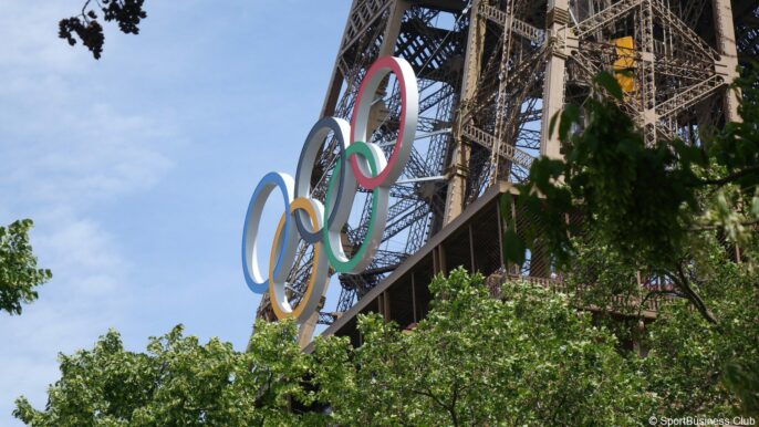 Paris-2024-x-Anneaux-olympiques-Tour-Eiffel-7