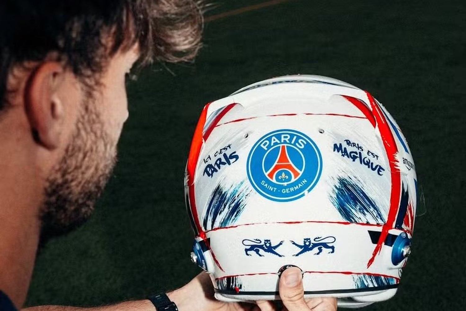 PSG: Helmet inspired by Pierre Gasly’s away jersey at the British Grand Prix