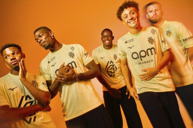 AS Monaco. Jaune céleste, le nouveau maillot third 20025-2026 dévoilé
