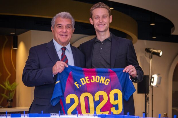 En baisse, le nouveau salaire de de Jong avec le Barça