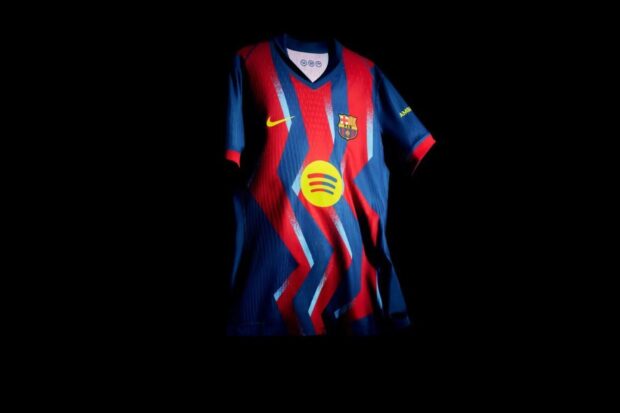 FC Barcelone. Le Barça révèle un maillot 4th inspiré du Clasico