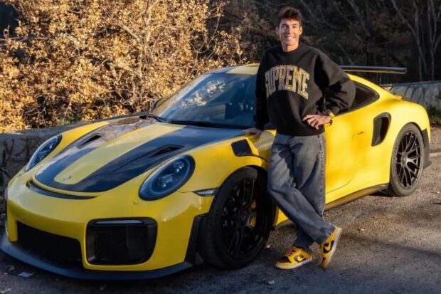 MotoGP. Aleix Espargaro pose avec sa nouvelle folie à 400 000€