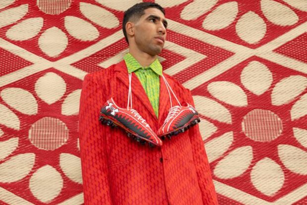 Achraf Hakimi. A la CAN avec des crampons personnalisés et exclusifs