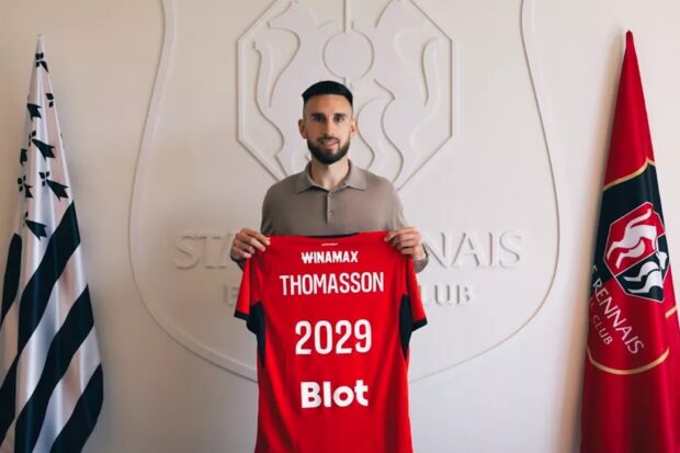 Stade Rennais, RC Lens. Le numéro sur le maillot de Thomasson au SRFC