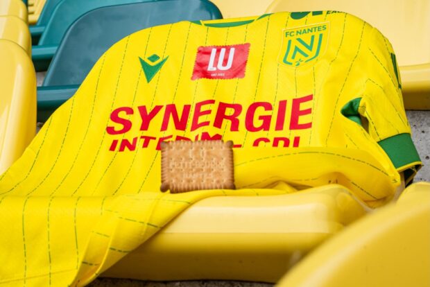 FC Nantes - OM. Un sponsor exceptionnel (et connu de tous) sur le maillot des Canaris