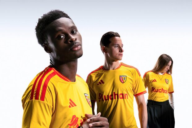 Le RC Lens dévoile son nouvel équipementier et son nouveau maillot 2026-2027